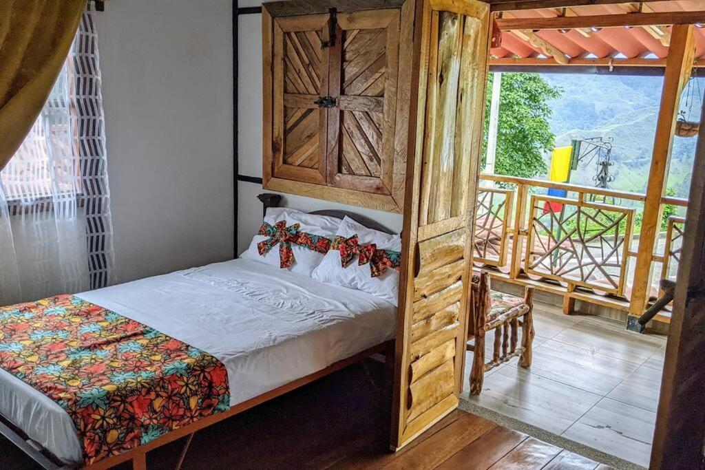 El Encanto Mountain Cabin ซาเลนโต ภายนอก รูปภาพ