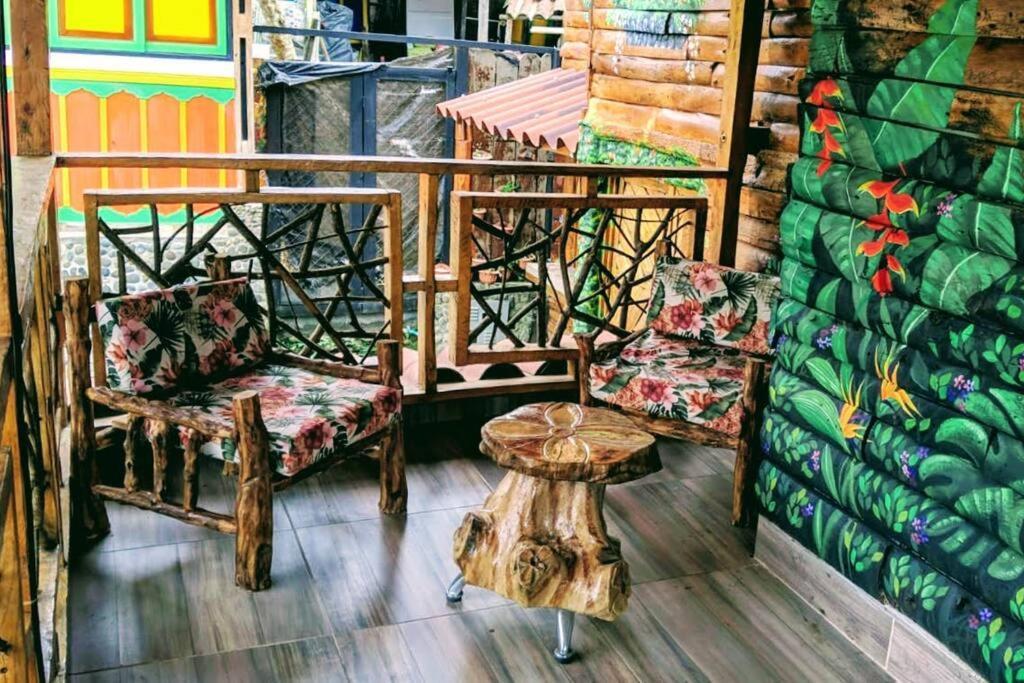 El Encanto Mountain Cabin ซาเลนโต ภายนอก รูปภาพ