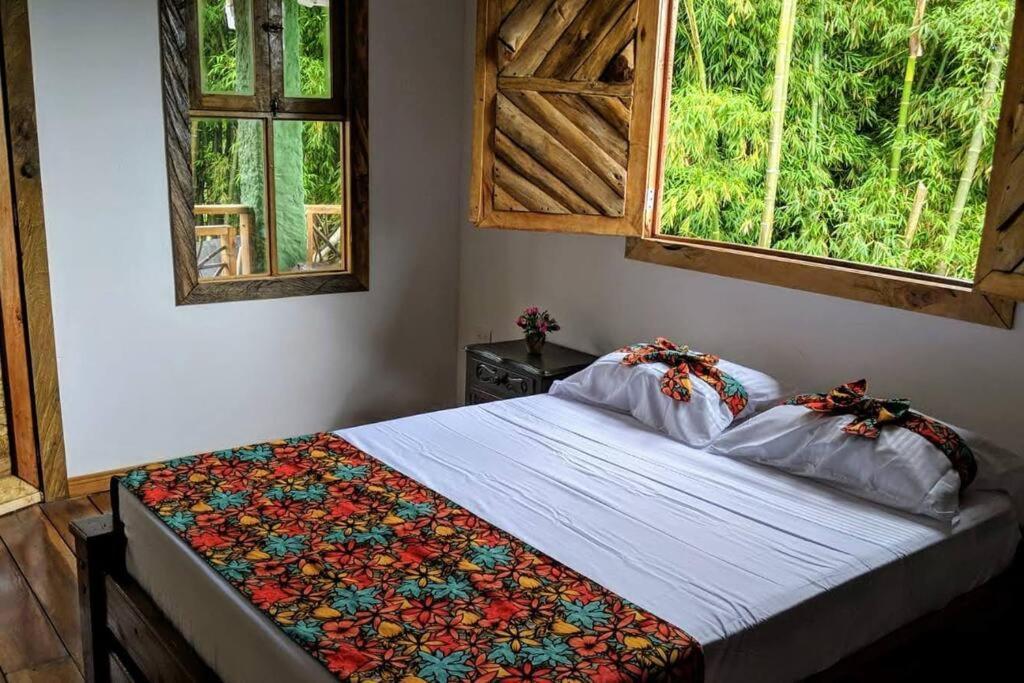 El Encanto Mountain Cabin ซาเลนโต ภายนอก รูปภาพ