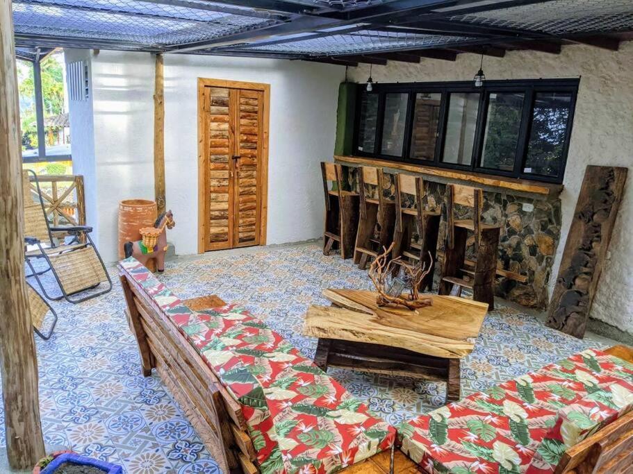 El Encanto Mountain Cabin ซาเลนโต ภายนอก รูปภาพ