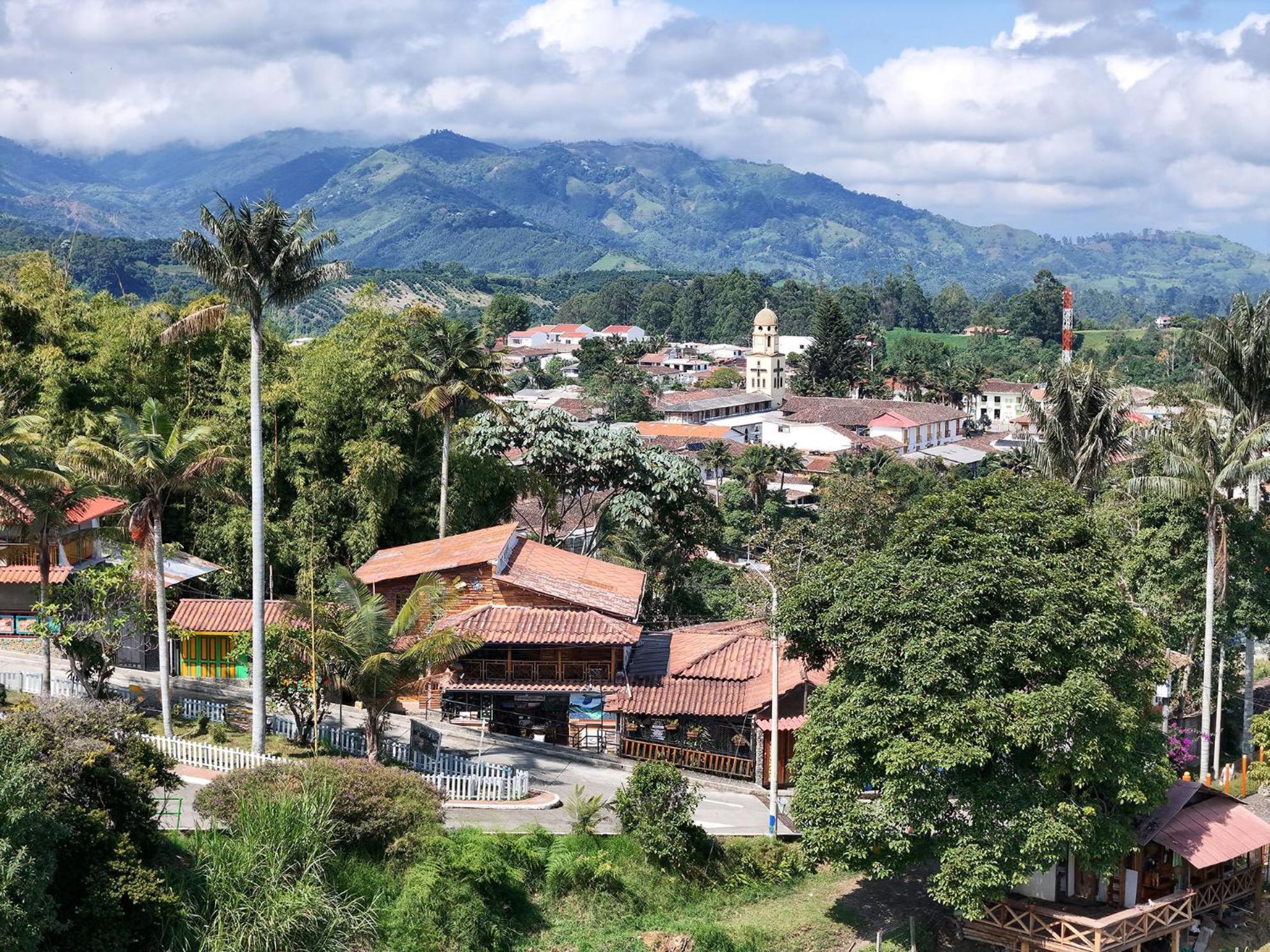 El Encanto Mountain Cabin ซาเลนโต ภายนอก รูปภาพ
